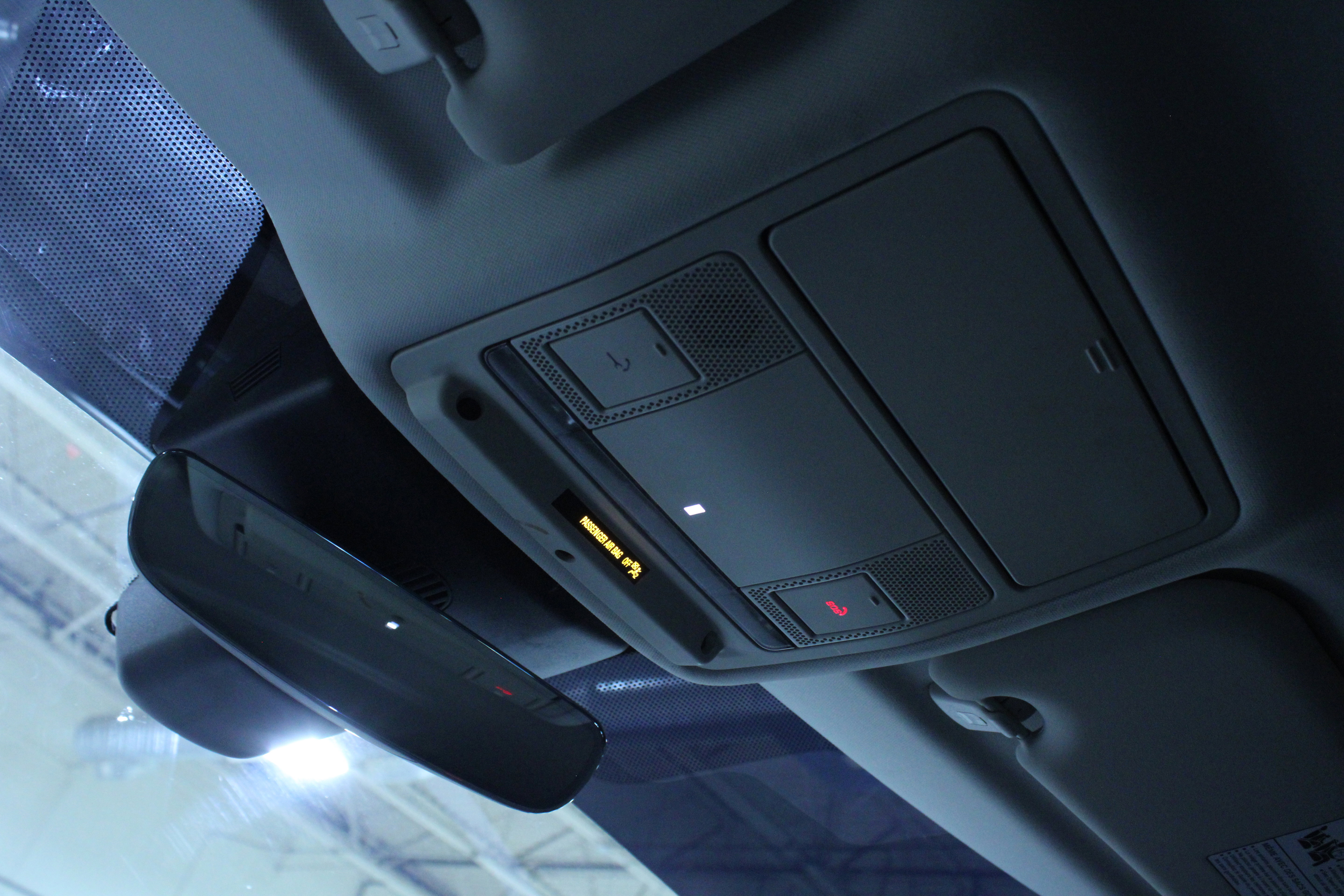 Used 2020 Land Rover Range Rover Evoque S image 12