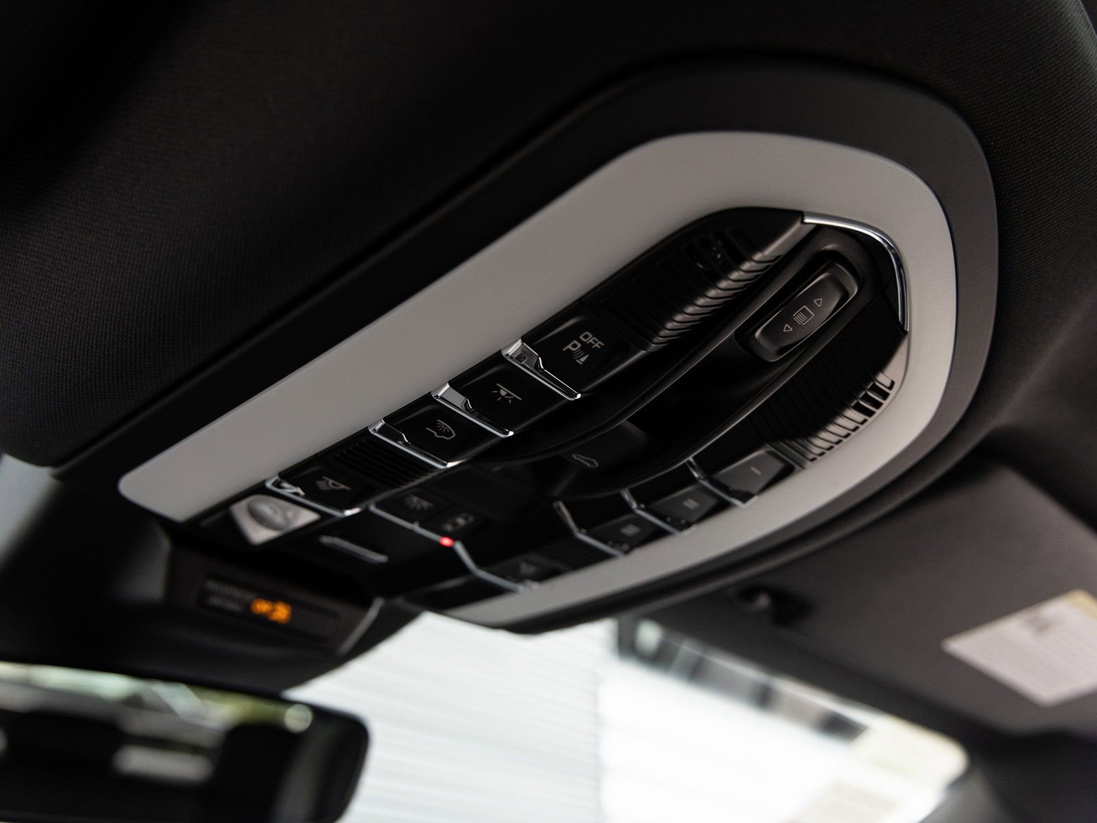 Certified 2026 Porsche Macan image 19