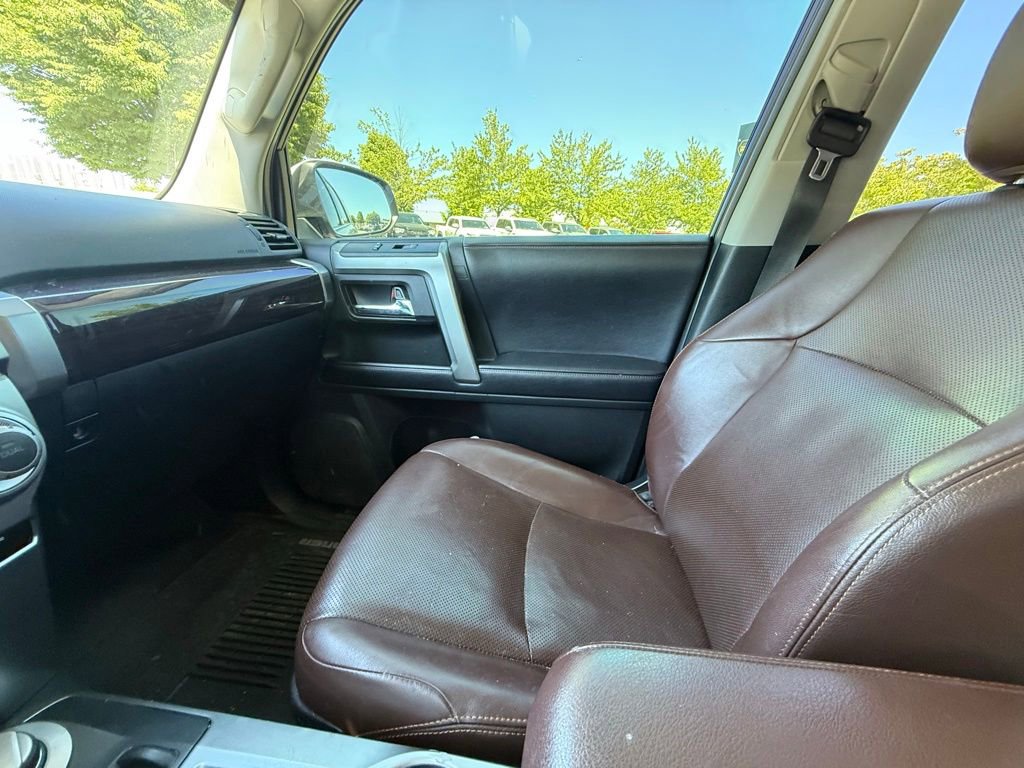 Used 2017 Toyota 4Runner Limited AWD/4WD image 9