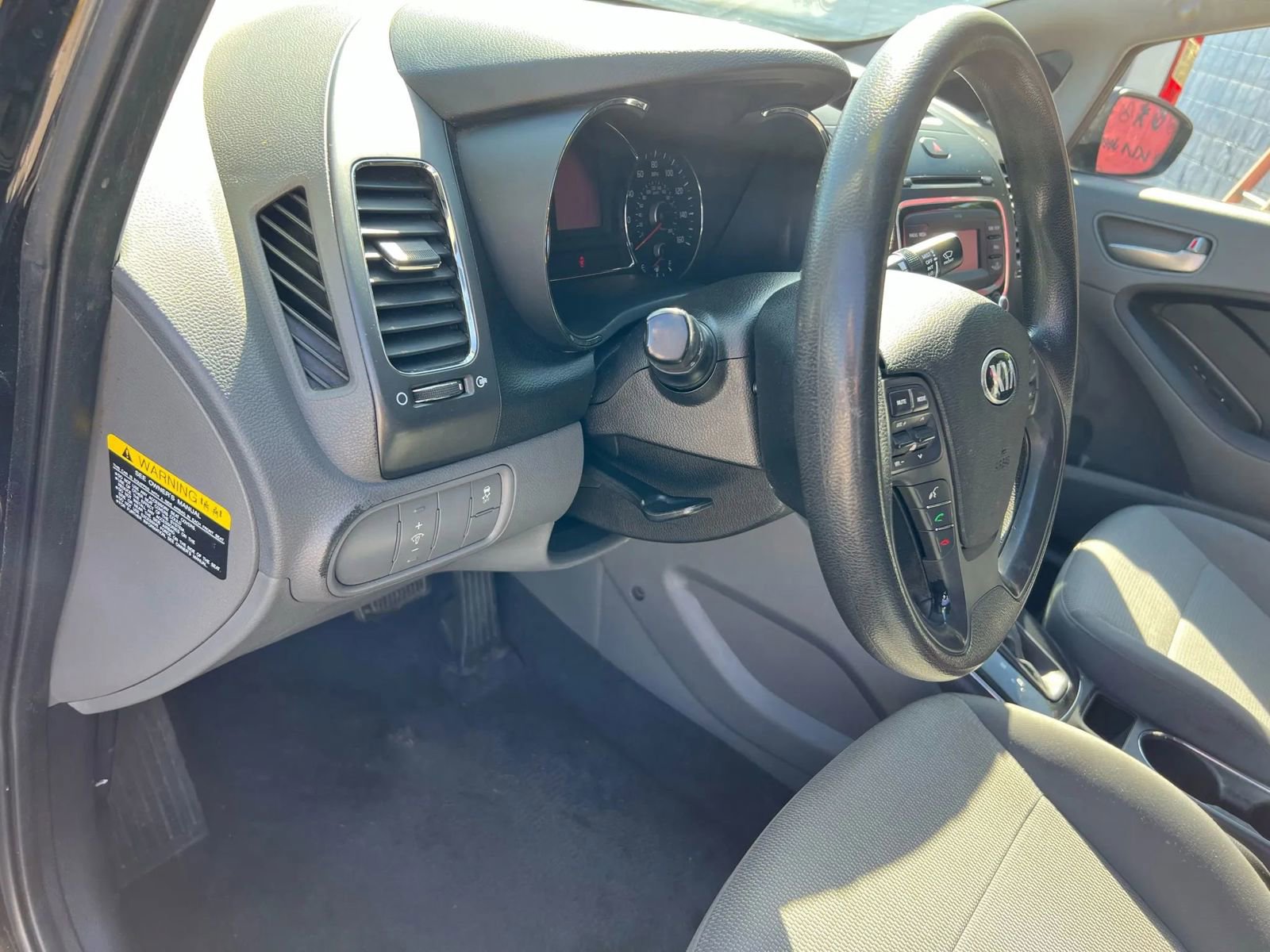 Used 2018 Kia Forte LX image 10