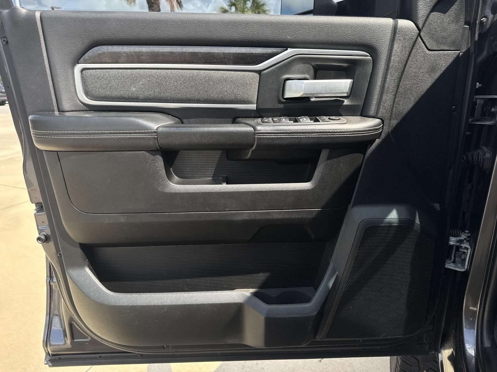 Used 2022 RAM 2500 Big Horn w/ Night Edition AWD/4WD image 18
