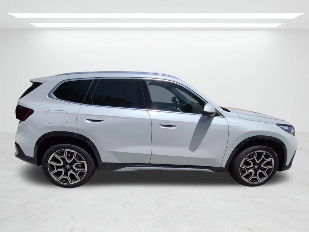 New 2025 BMW X1 xDrive28i w/ Convenience Package AWD/4WD image 3