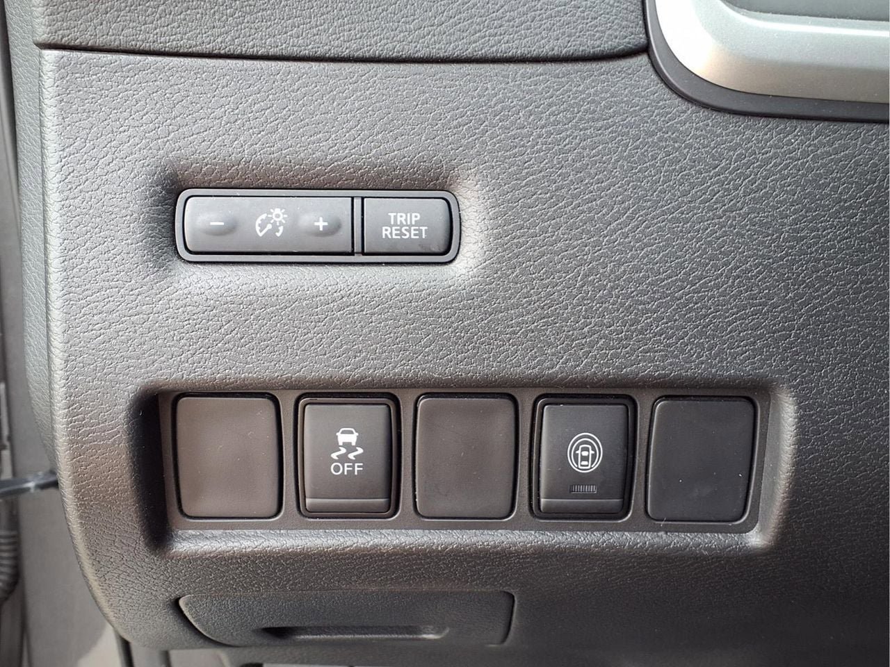 Used 2023 Nissan Murano SV AWD/4WD image 16