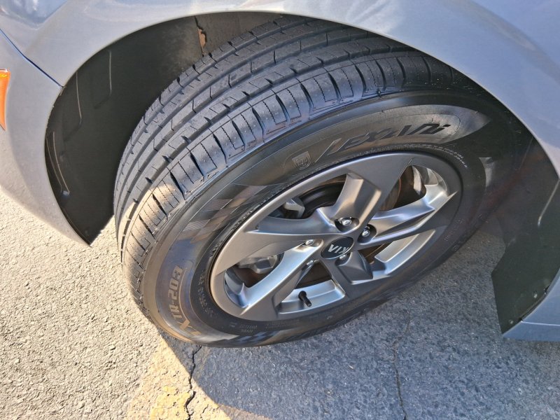 Used 2021 Kia K5 LXS FWD image 16