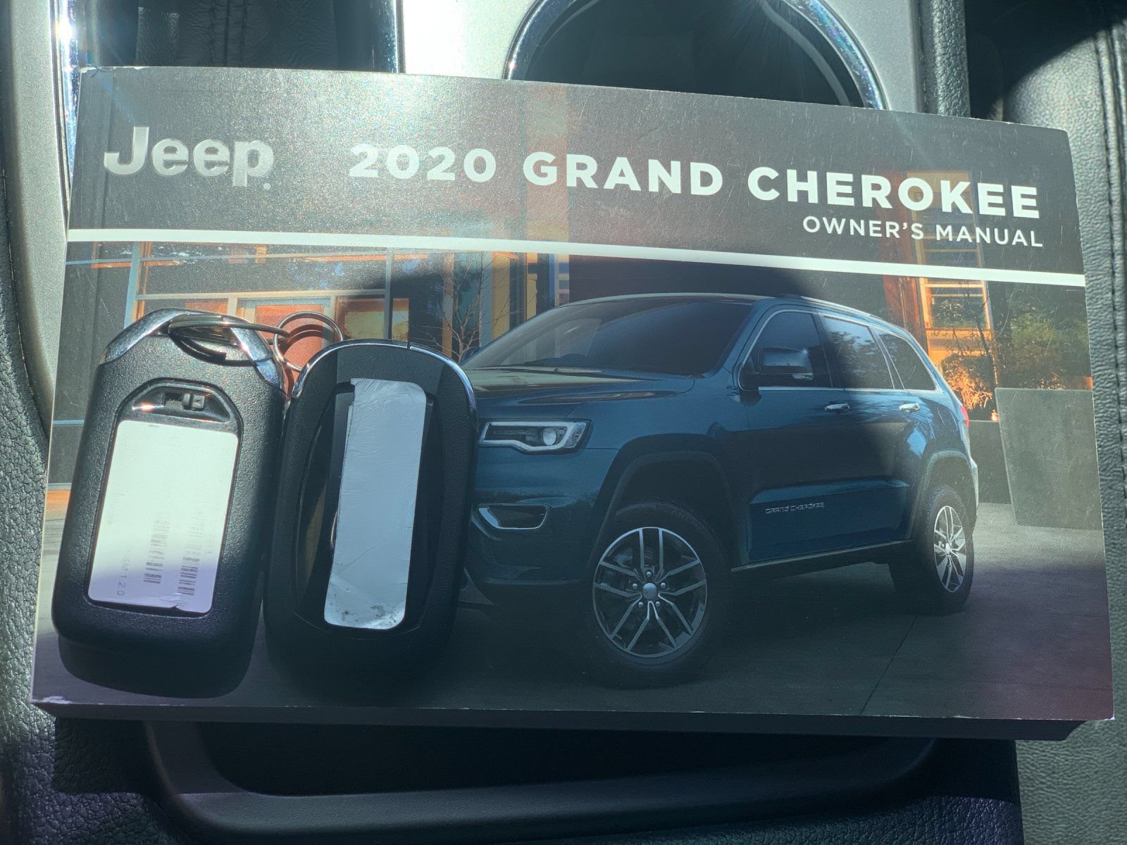 Used 2020 Jeep Grand Cherokee Altitude AWD/4WD image 10