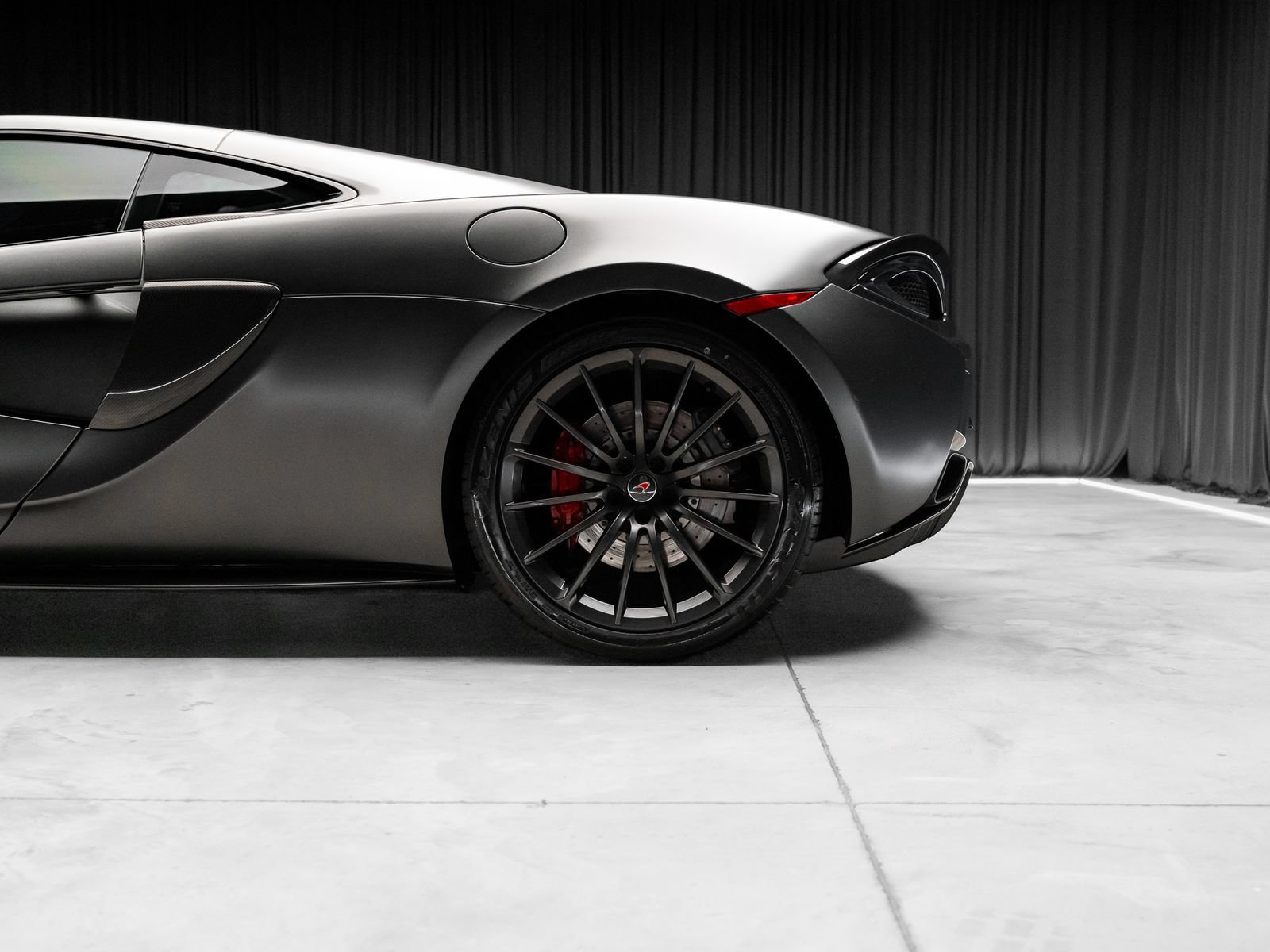 Used 2017 McLaren 570S RWD image 38