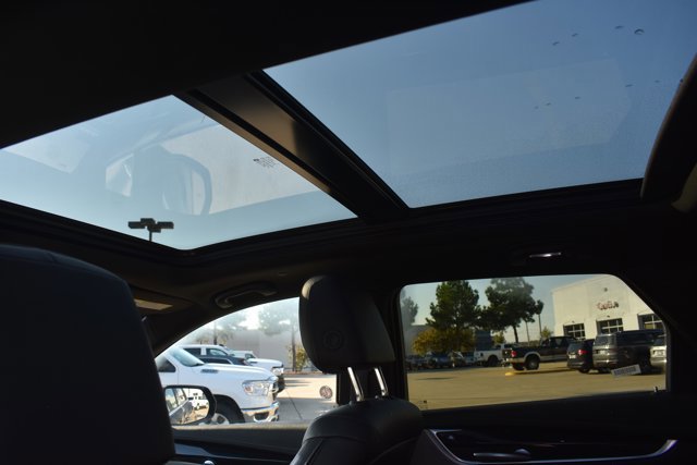 Used 2025 Cadillac XT5 Premium Luxury image 19