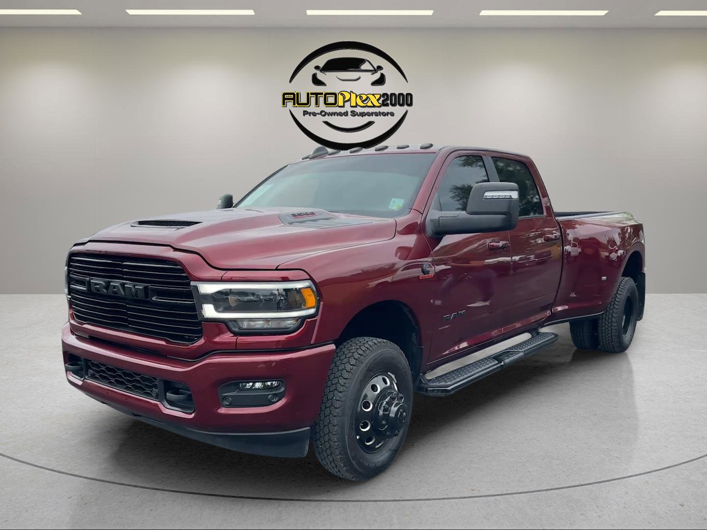 Used 2024 RAM 3500 Laramie w/ Night Edition AWD/4WD image 3