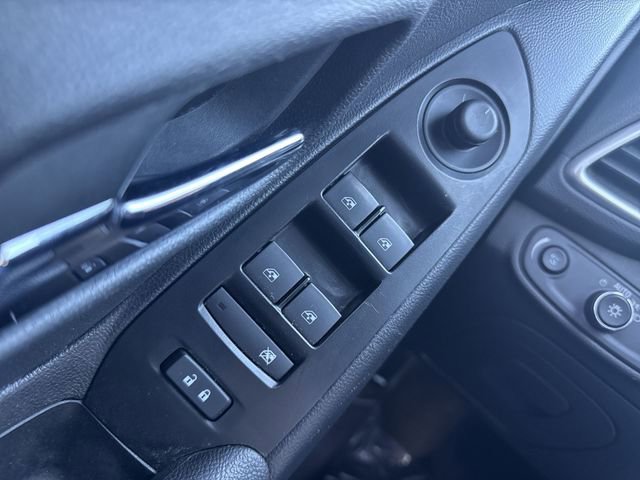 Certified 2022 Chevrolet Trax LT w/ LT Convenience Package image 22