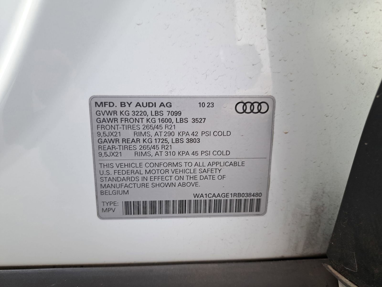 Used 2024 Audi Q8 e-tron Premium Plus image 11