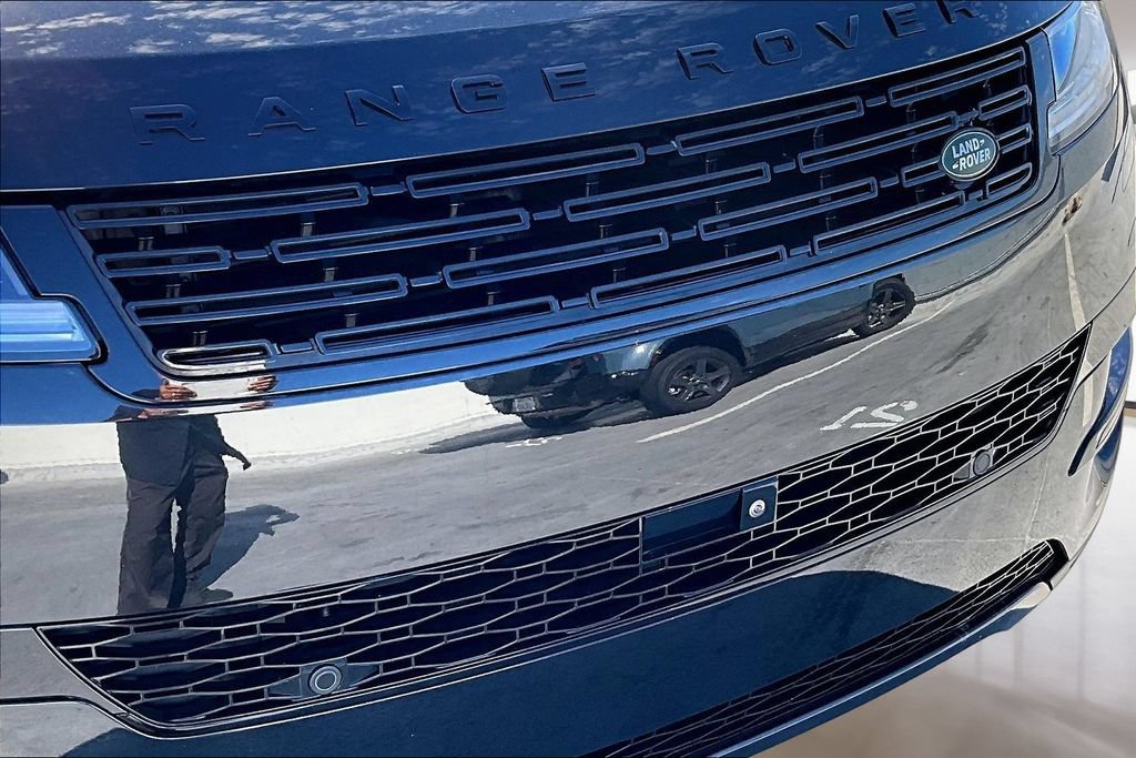 Certified 2025 Land Rover Range Rover Sport SE AWD/4WD image 31
