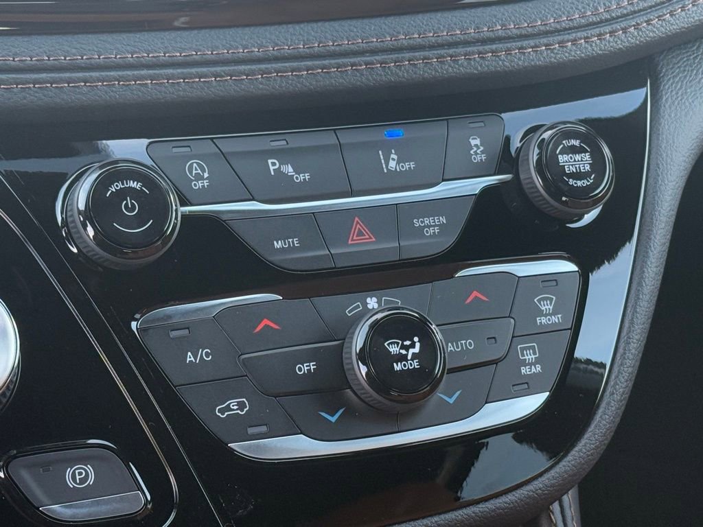 New 2026 Chrysler Pacifica Pinnacle image 15