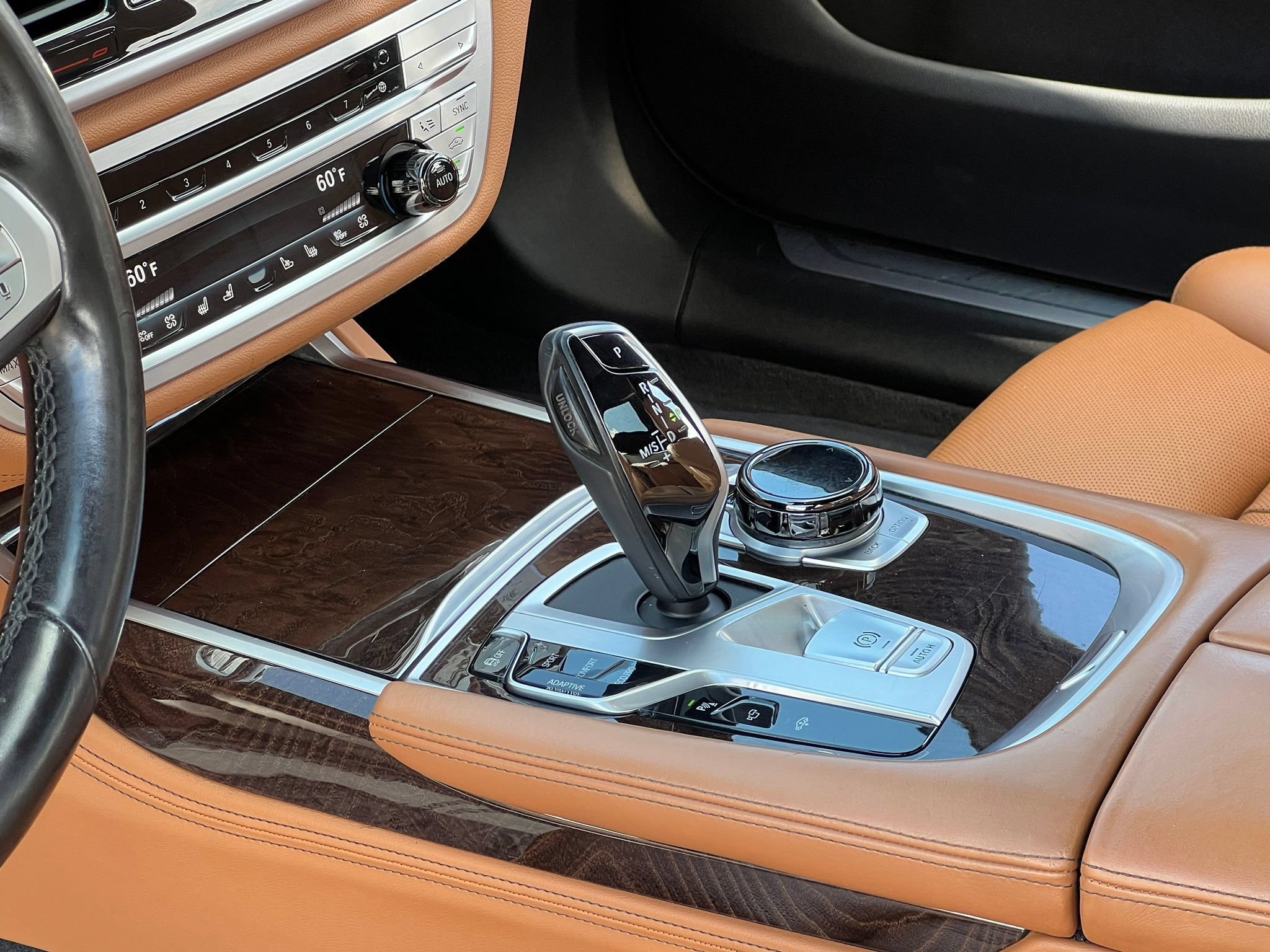 Used 2022 BMW 750i xDrive w/ Executive Package AWD/4WD image 34