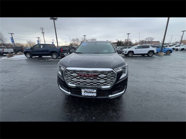 Certified 2022 GMC Terrain Denali image 3