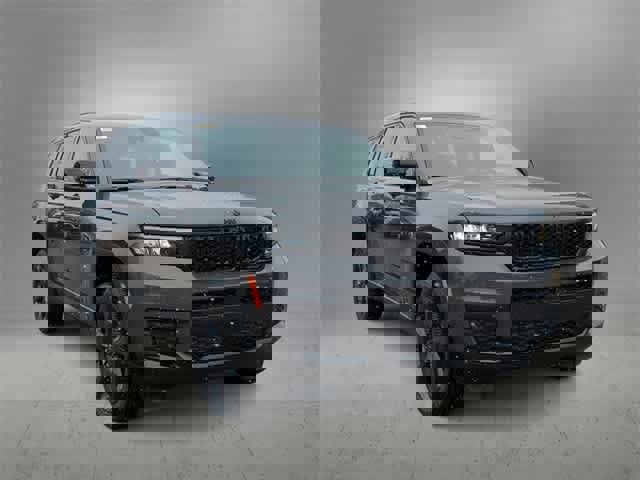 New 2025 Jeep Grand Cherokee L Altitude image 2