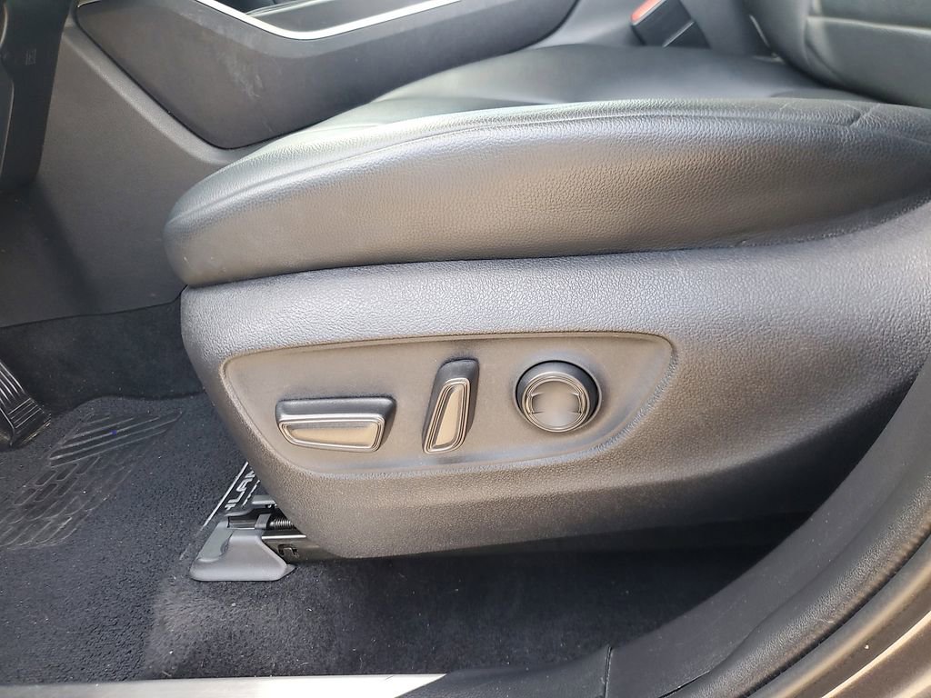 Used 2022 Toyota Highlander XLE image 19