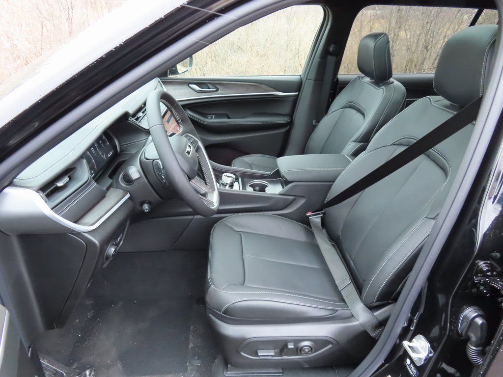 New 2026 Jeep Grand Cherokee L Limited AWD/4WD image 21