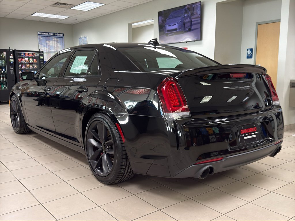 Used 2023 Chrysler 300 C image 6