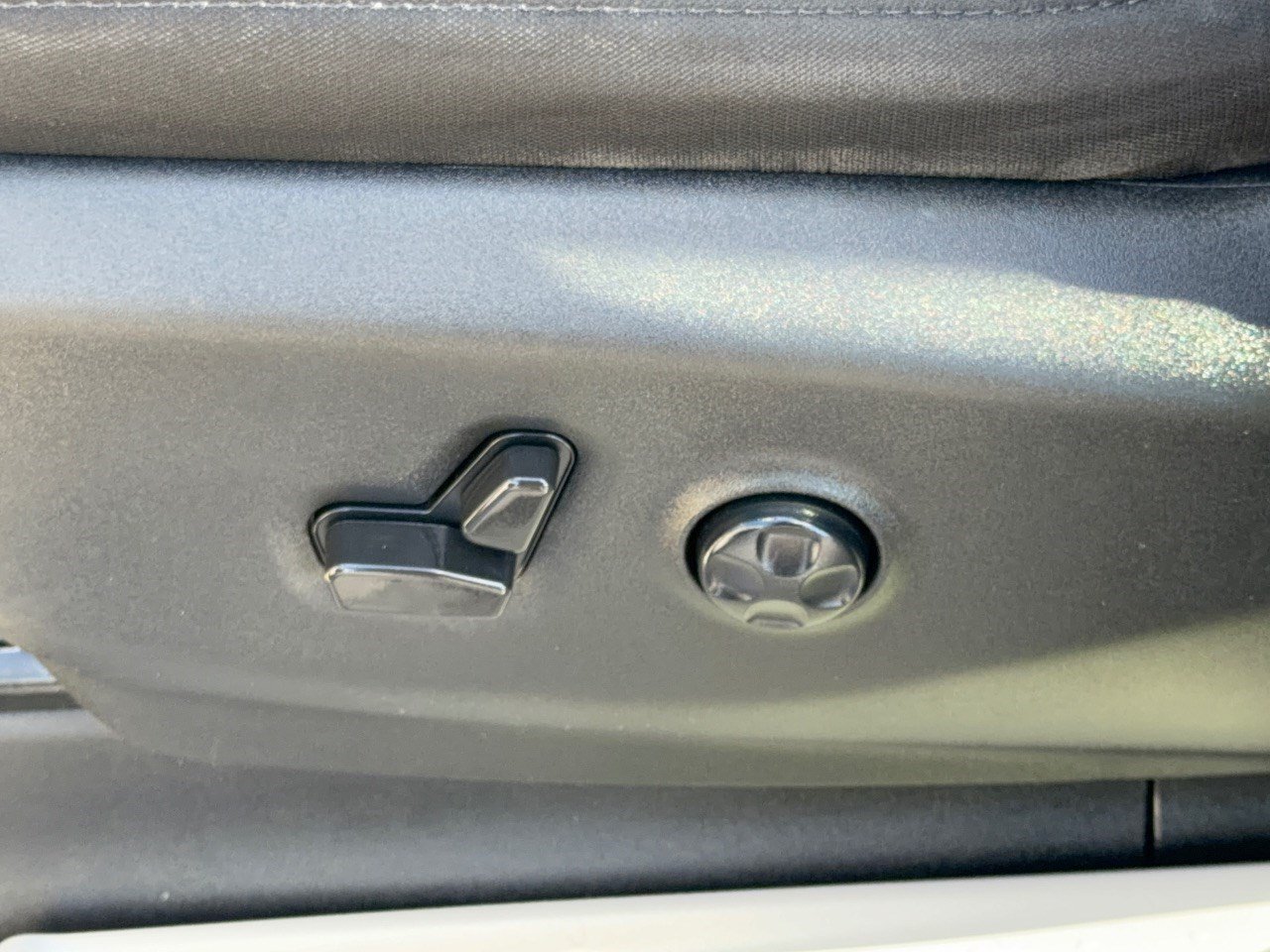 Used 2023 Chrysler Voyager LX FWD image 16