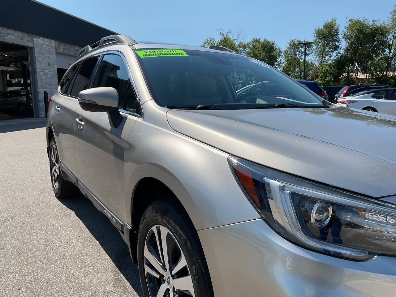 Used 2018 Subaru Outback 2.5i Limited AWD/4WD image 11