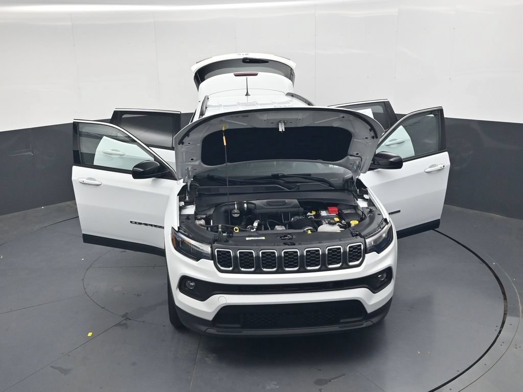 Used 2025 Jeep Compass Latitude AWD/4WD image 43