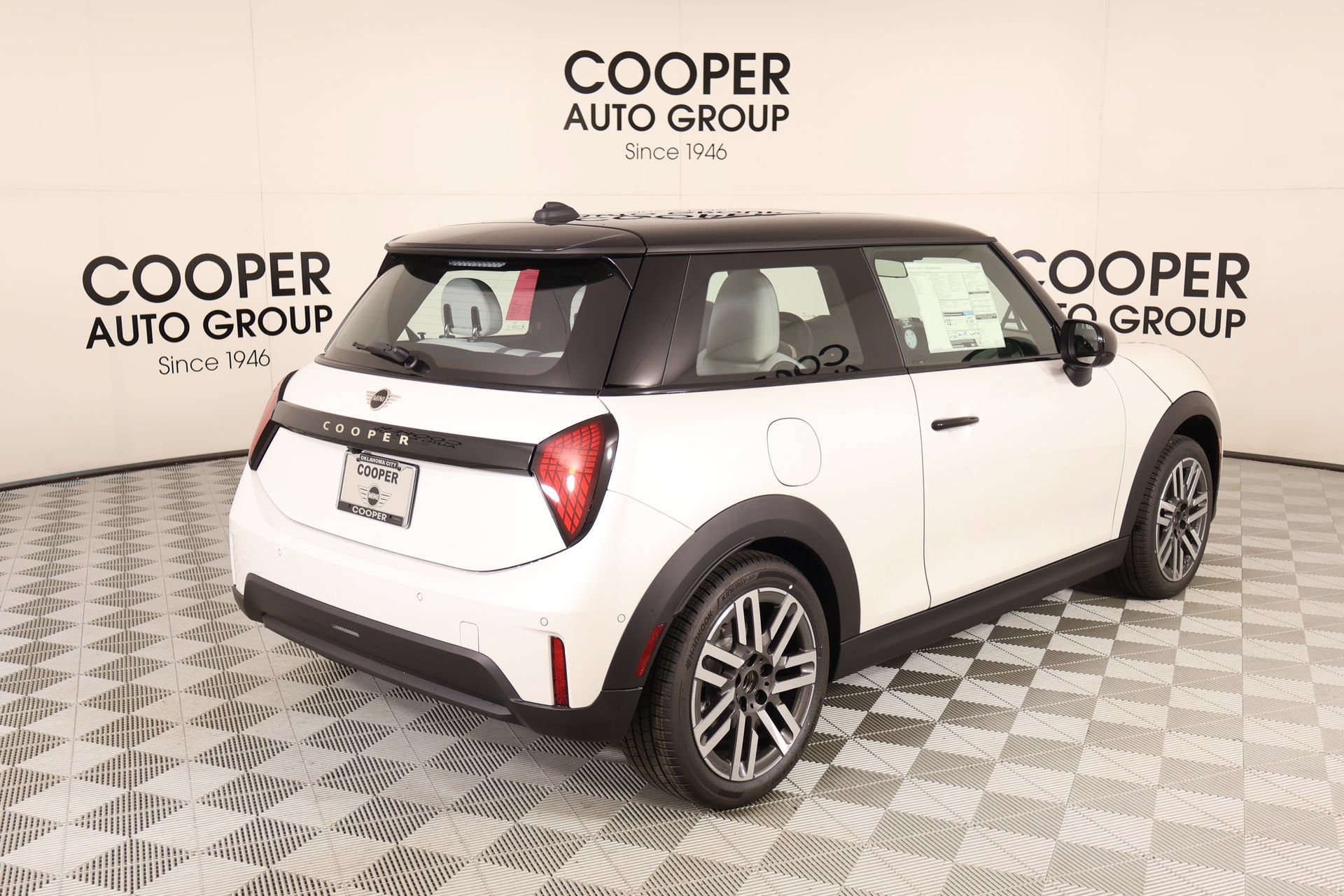 New 2026 MINI Cooper 2-Door Hardtop FWD image 18