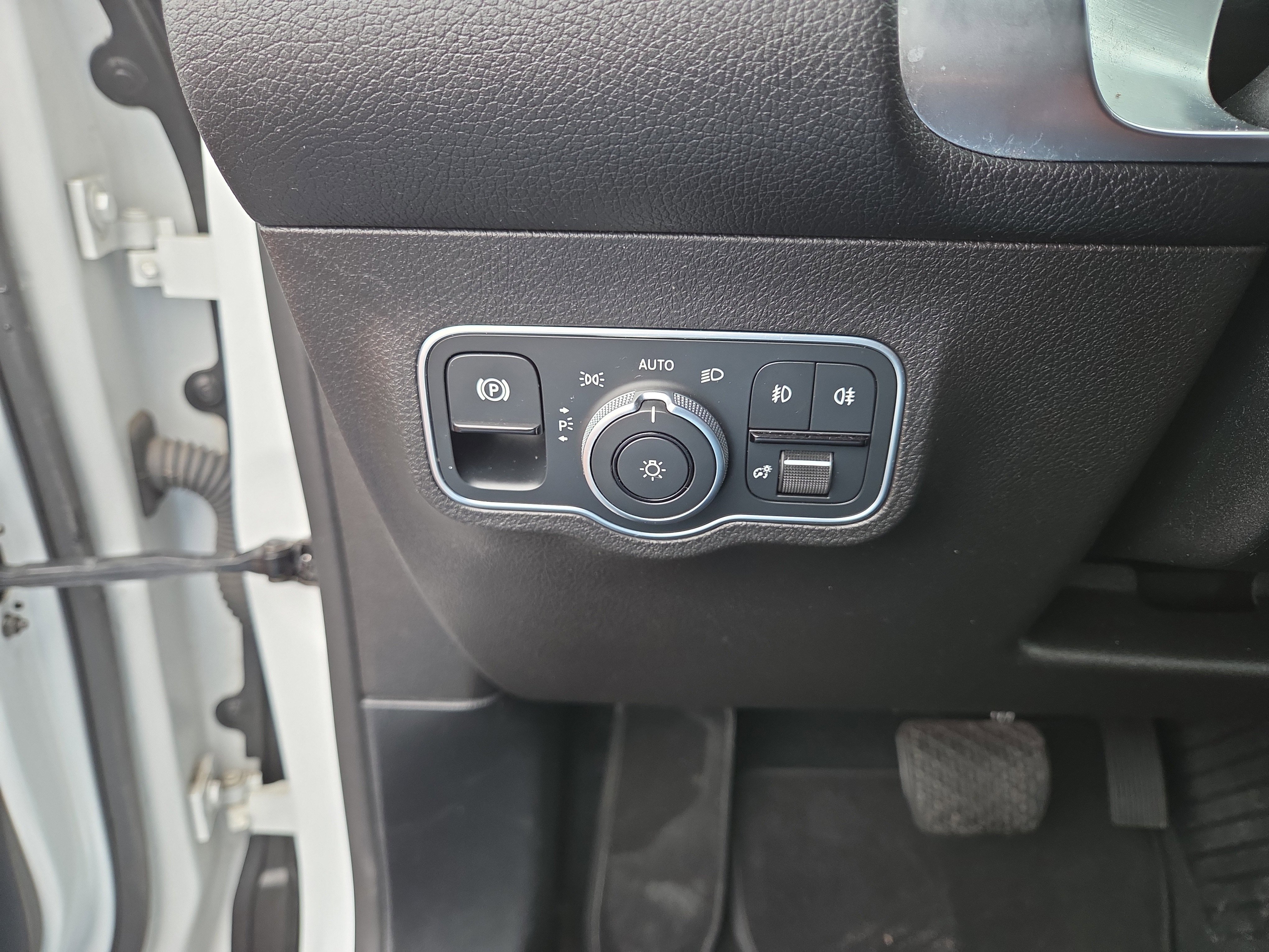 Used 2020 Mercedes-Benz GLB 250 4MATIC image 26