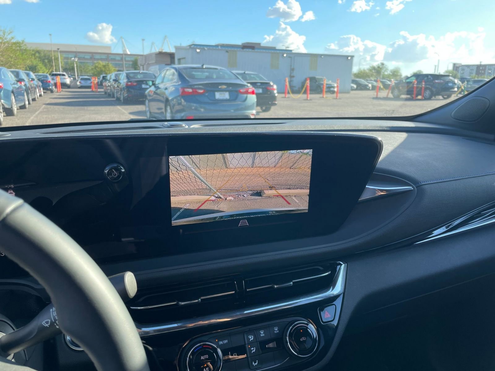 Used 2025 Buick Envista Sport Touring image 17