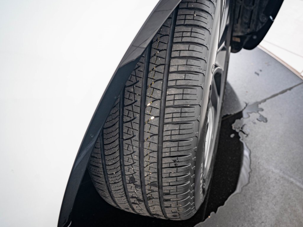 Used 2023 Land Rover Discovery S R-Dynamic image 40