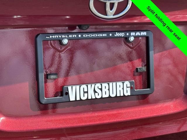 Used 2019 Toyota C-HR XLE image 34