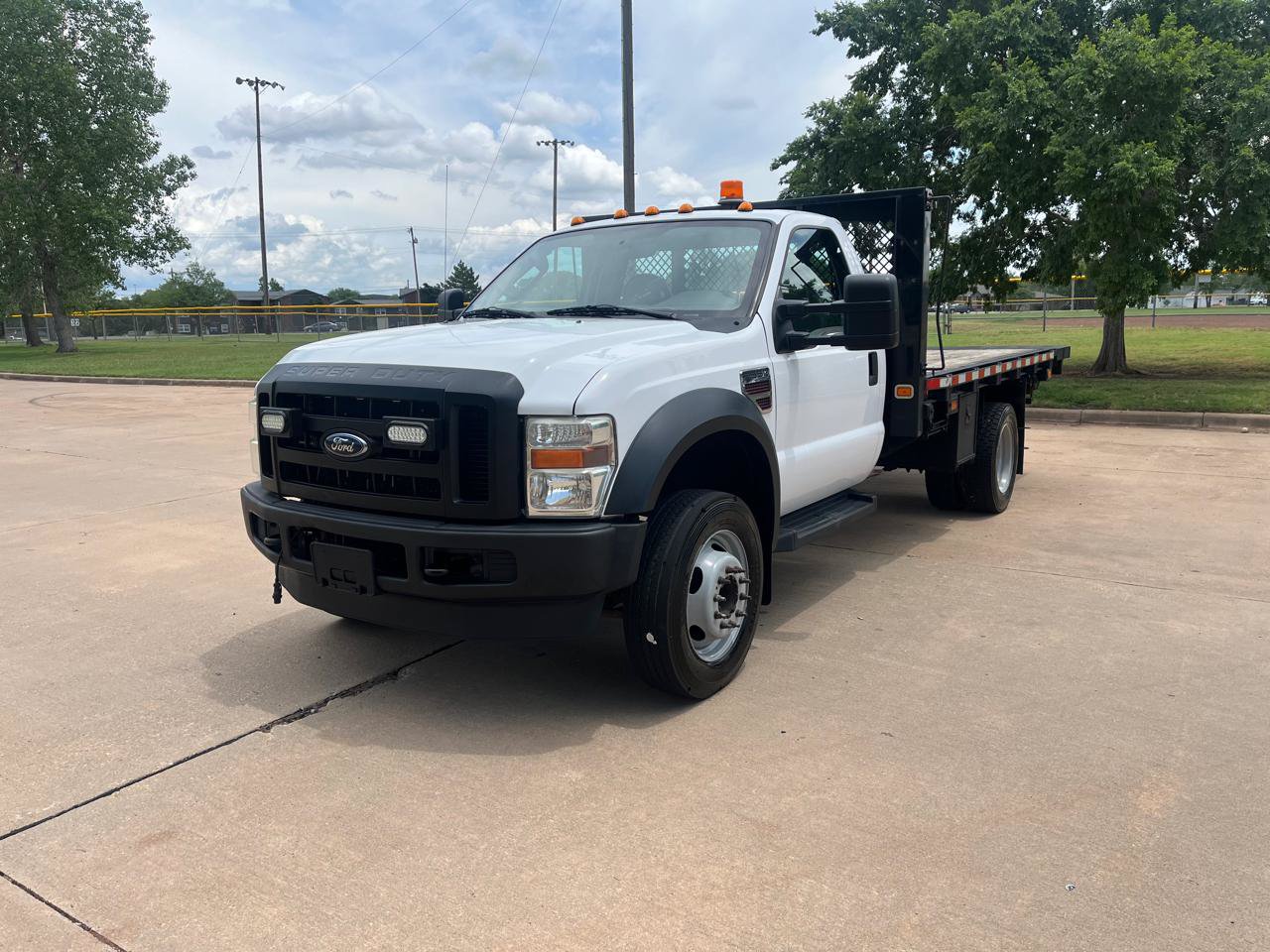 Used 2009 Ford F550 Luxury RWD image 3