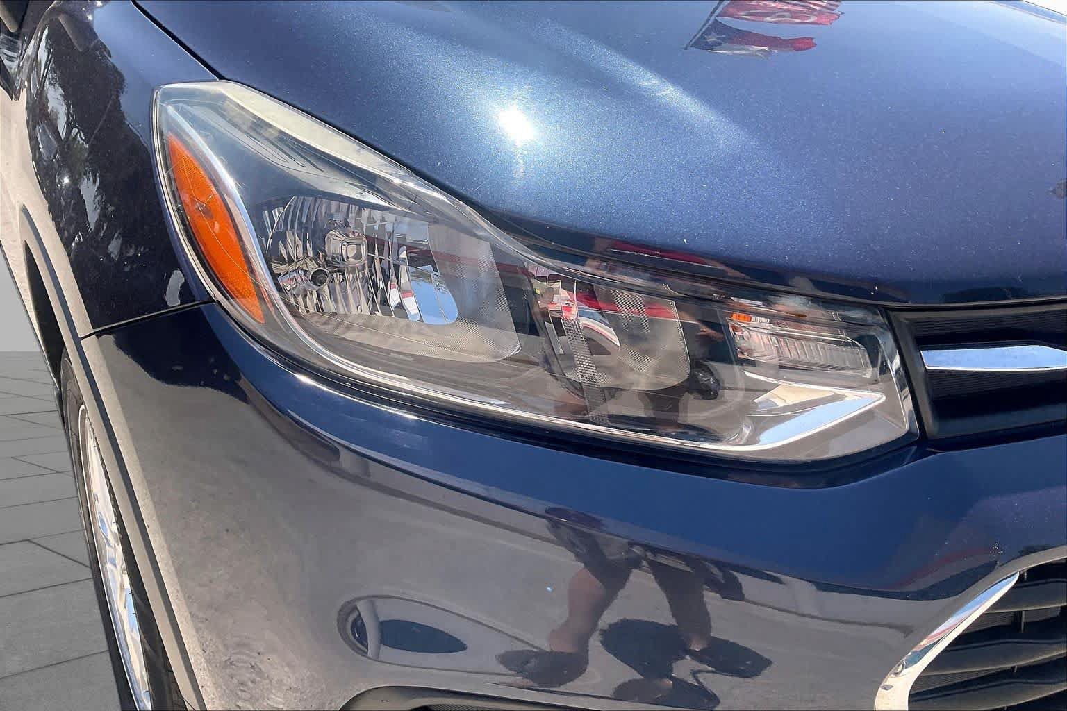Used 2019 Chevrolet Trax LS w/ Tint and Cruise Package FWD image 27