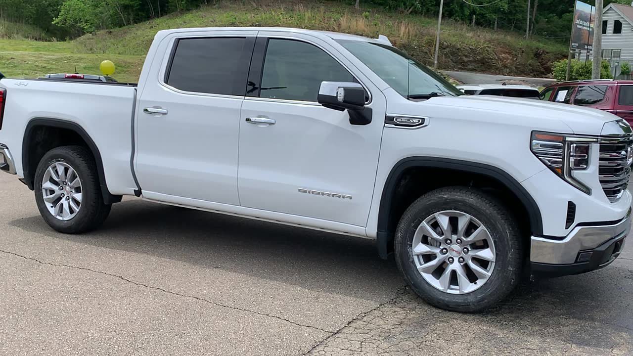 Used 2024 GMC Sierra 1500 SLT AWD/4WD image 6