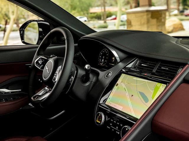 New 2024 Jaguar E-PACE R-Dynamic SE AWD/4WD image 28