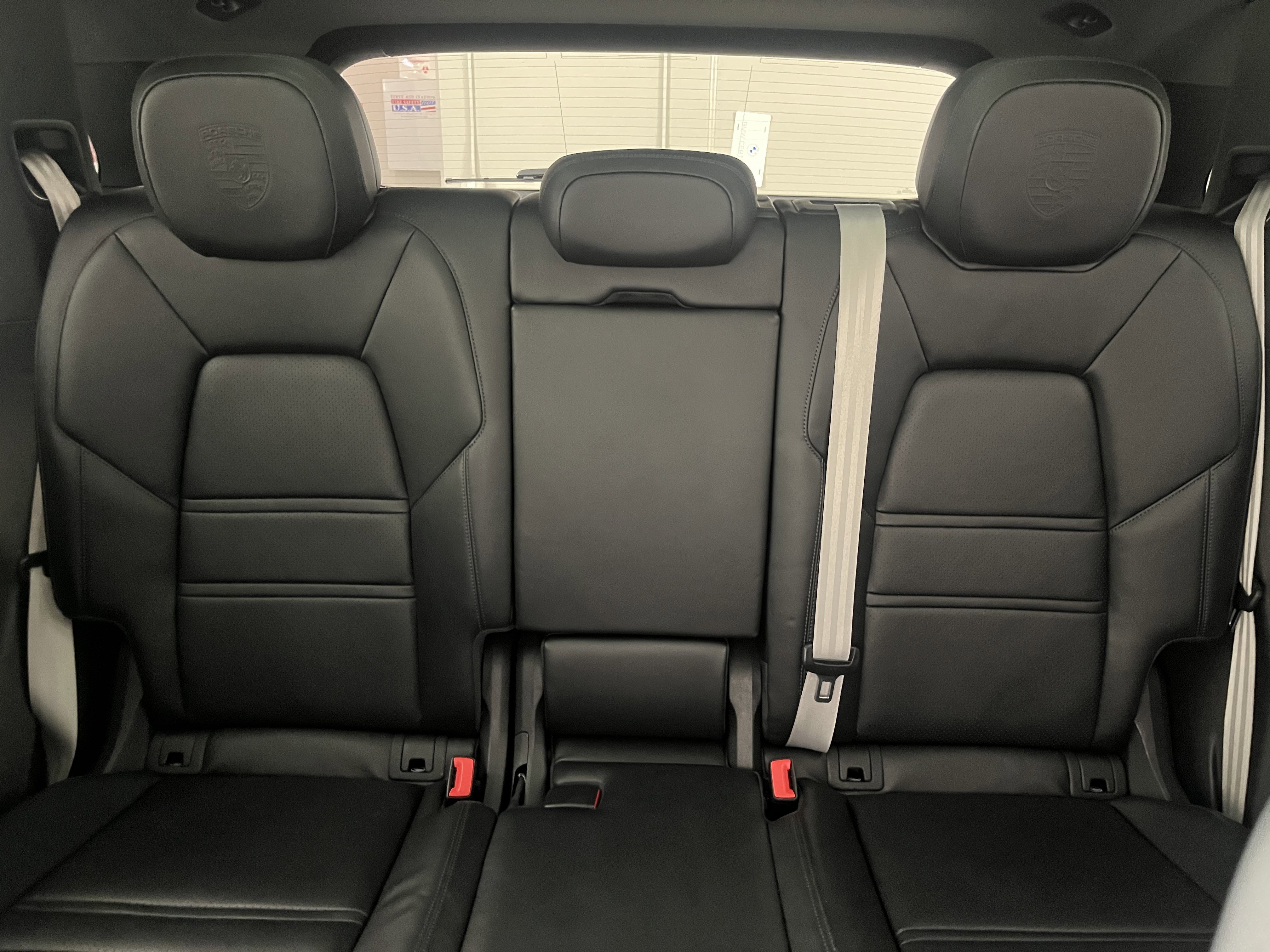 Used 2023 Porsche Cayenne Platinum Edition image 23