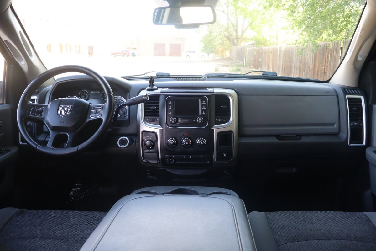 Used 2015 RAM 2500 SLT w/ Luxury Group AWD/4WD image 16