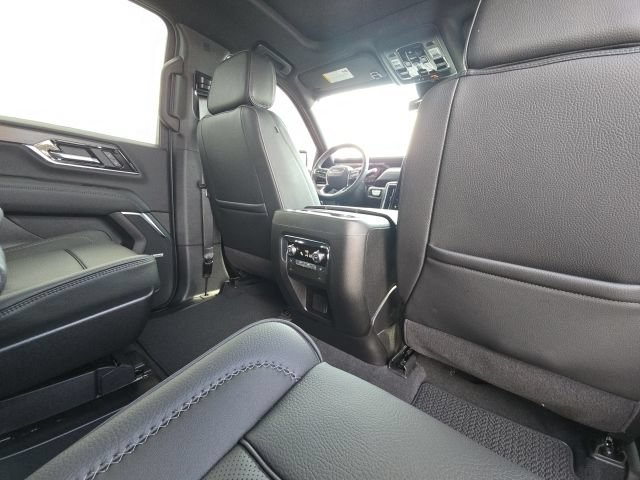 Used 2026 GMC Yukon XL Denali w/ Sun & Power Step Package AWD/4WD image 18