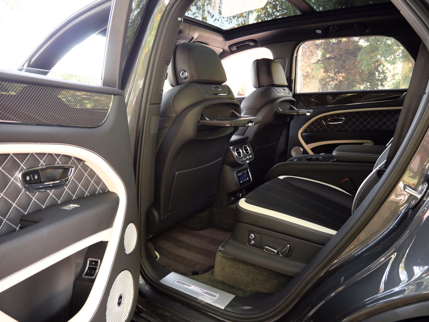 Used 2022 Bentley Bentayga Speed AWD/4WD image 20
