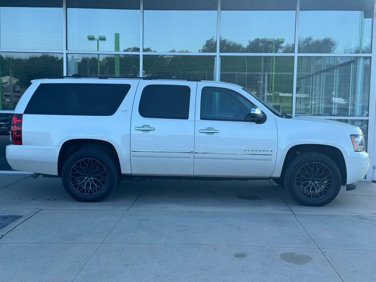 Used 2013 Chevrolet Suburban LTZ AWD/4WD image 8