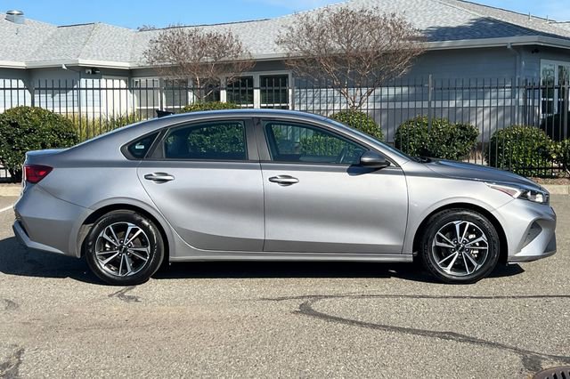Used 2024 Kia Forte LXS FWD image 3