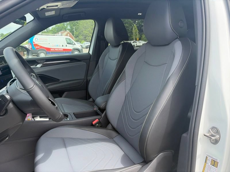 New 2026 Volkswagen Tiguan SE R-Line AWD/4WD image 13