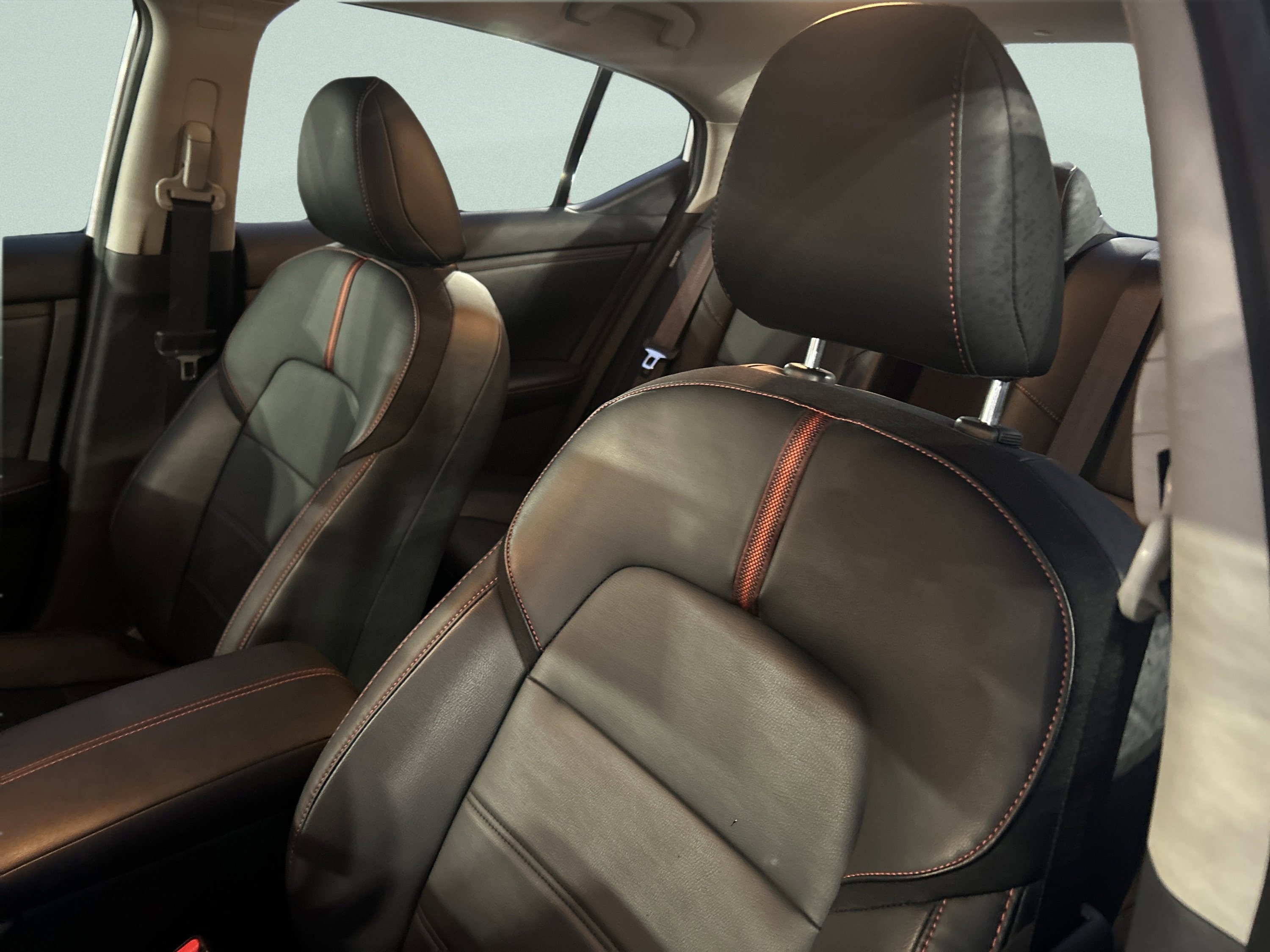 Used 2025 Nissan Sentra SR w/ SR Premium Package image 19