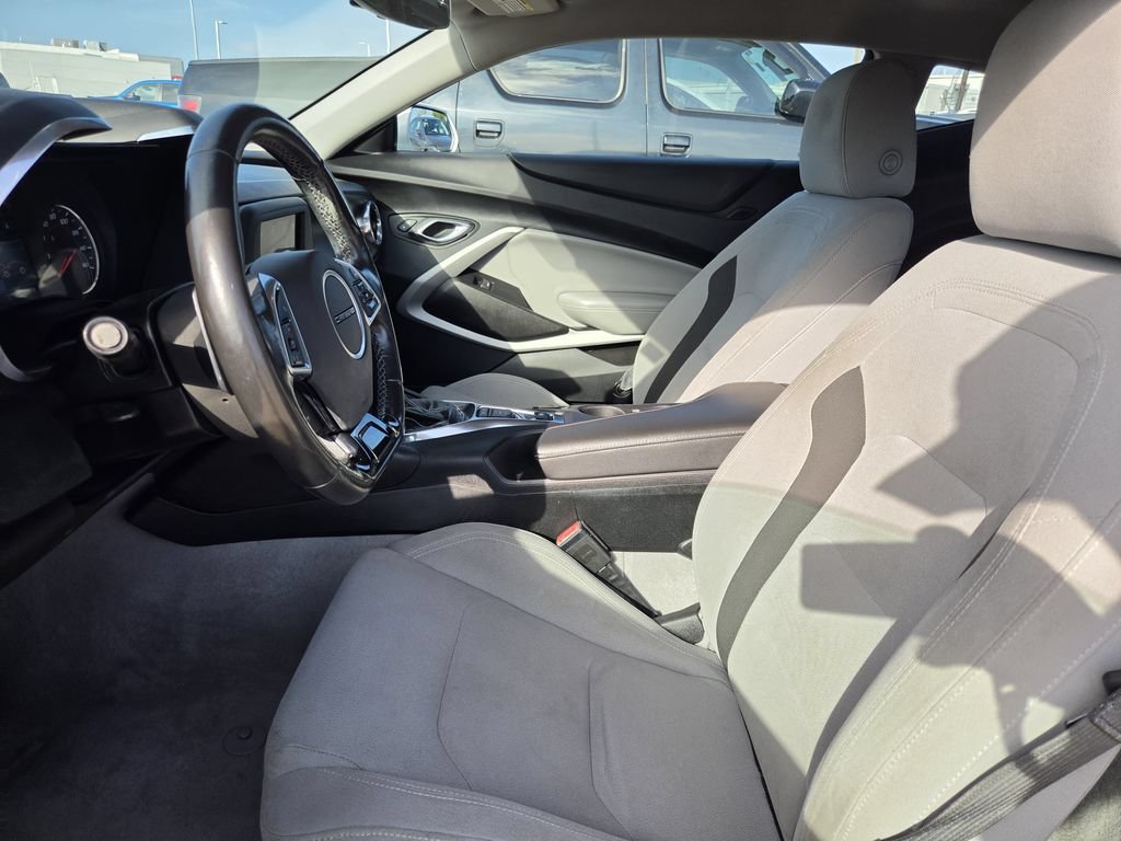 Used 2020 Chevrolet Camaro LT RWD image 25