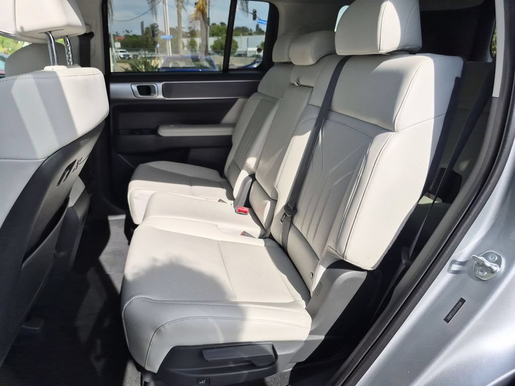 Used 2025 Hyundai Santa Fe SEL AWD/4WD image 28