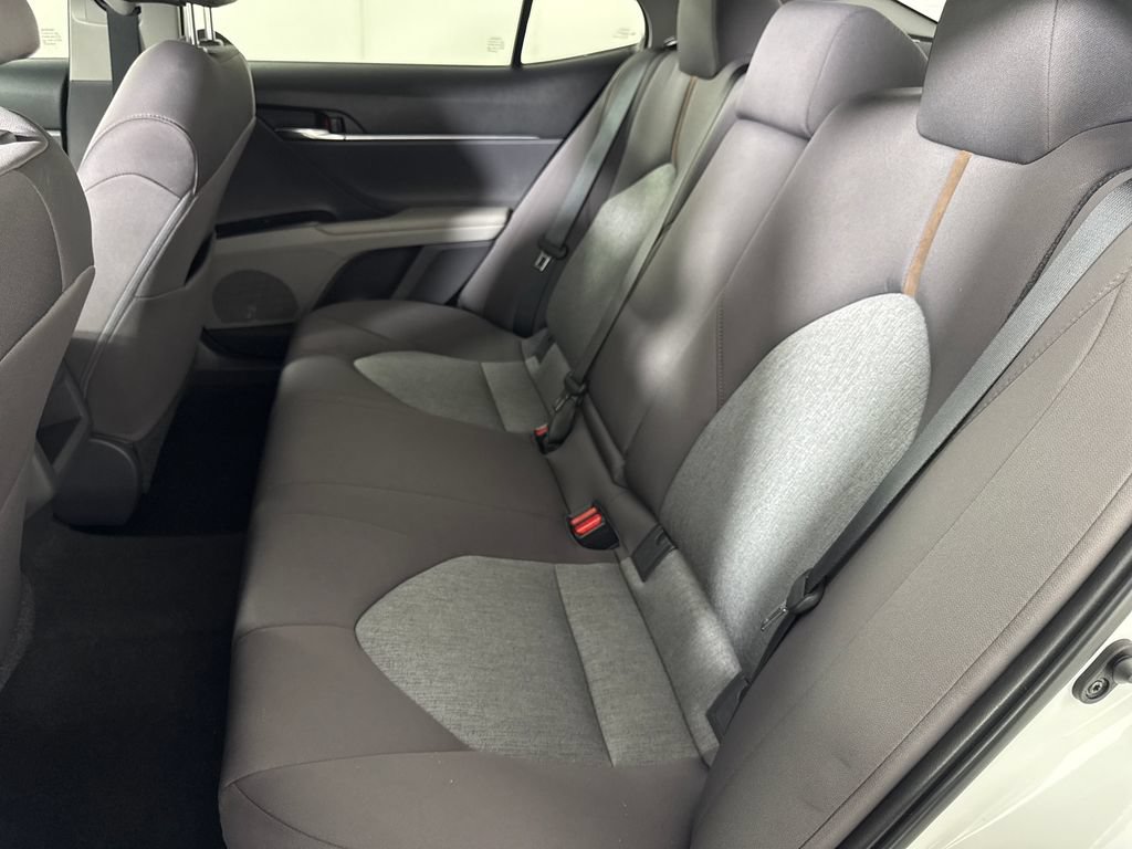 Used 2019 Toyota Camry LE FWD image 11