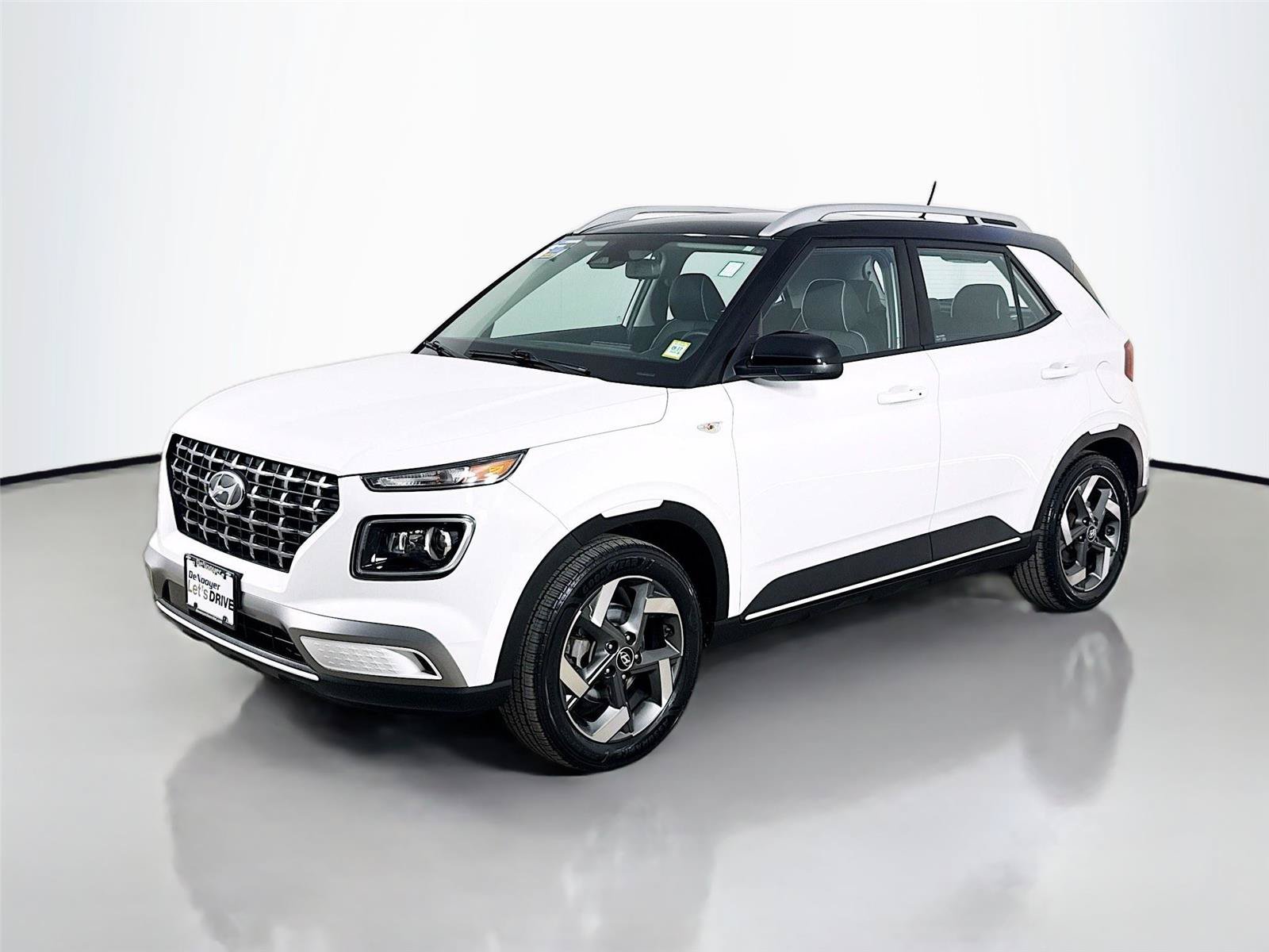 Used 2023 Hyundai Venue Limited w/ Cargo Package FWD image 5