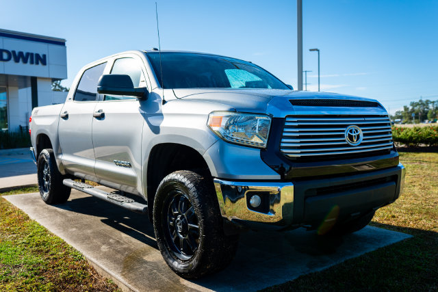 Used 2014 Toyota Tundra SR5 w/ SR5 Upgrade Package RWD image 1