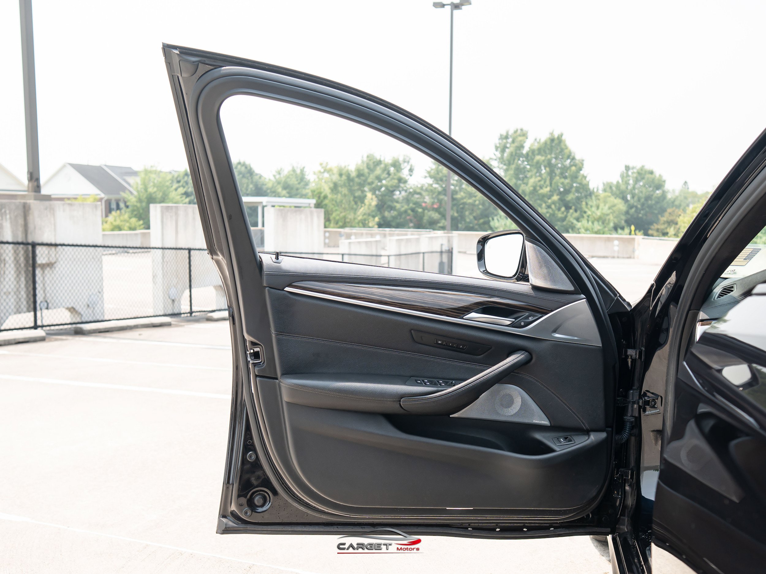 Used 2018 BMW M550i xDrive AWD/4WD image 41