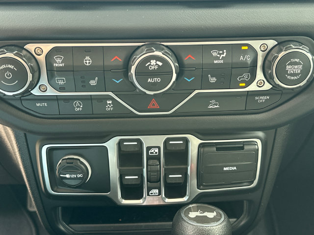 Used 2026 Jeep Wrangler Unlimited Sahara AWD/4WD image 31