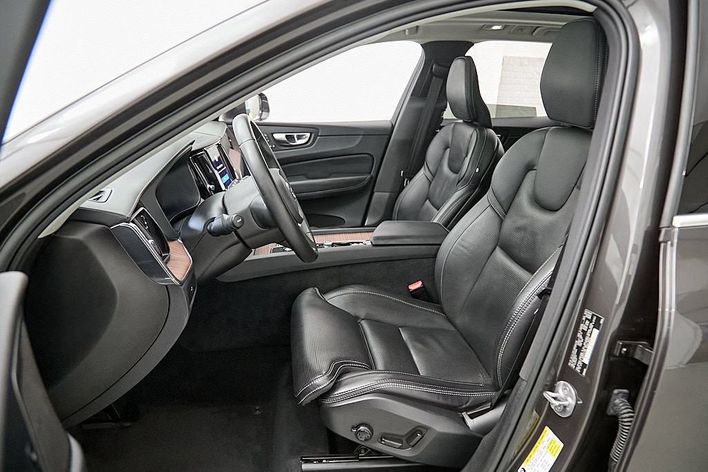 Certified 2023 Volvo XC60 B6 Ultimate AWD/4WD image 18